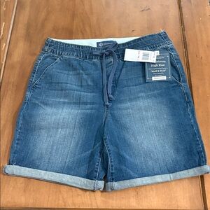 Democracy NWT High Rise Blue Jean Shorts Size 10